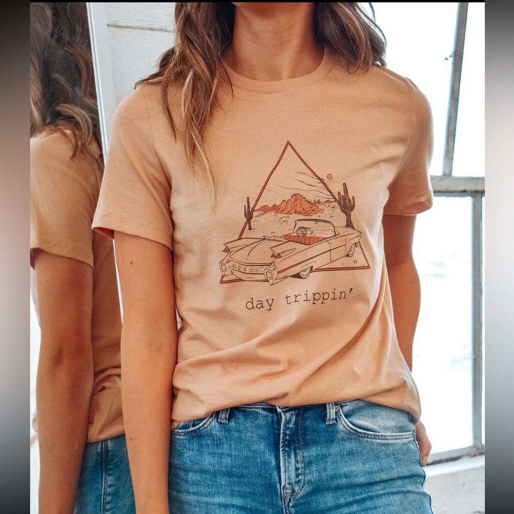 Day Trippin’ Graphic T-shirt